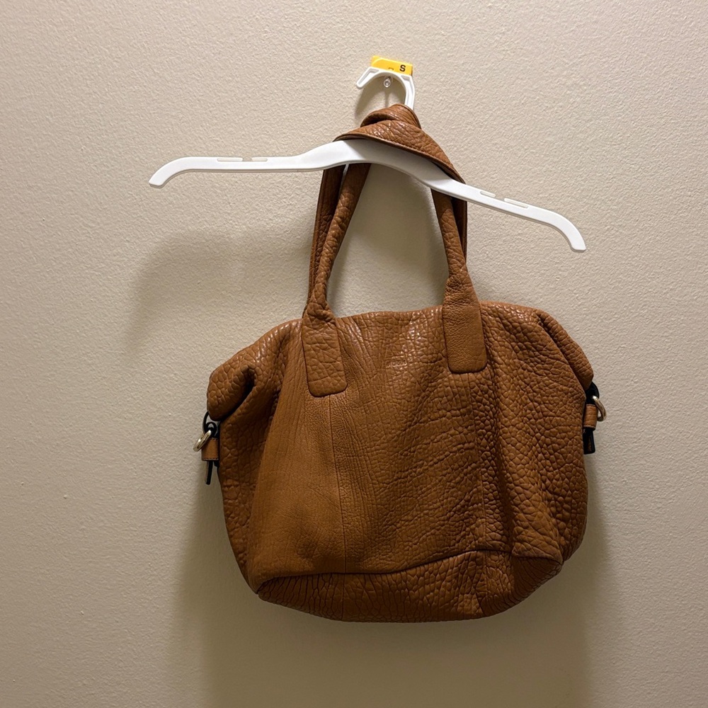 Tan leather Uterque purse